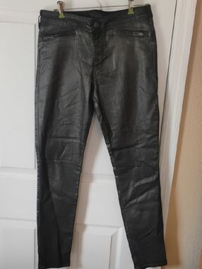 Guess Women's Black Metallic Jeans Size 30